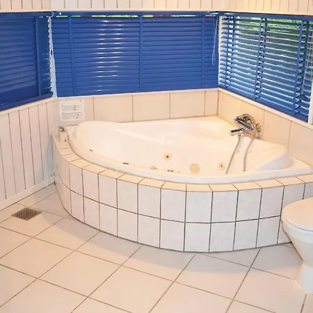 3 Bedroom Gorgeous In * Dronningmolle
