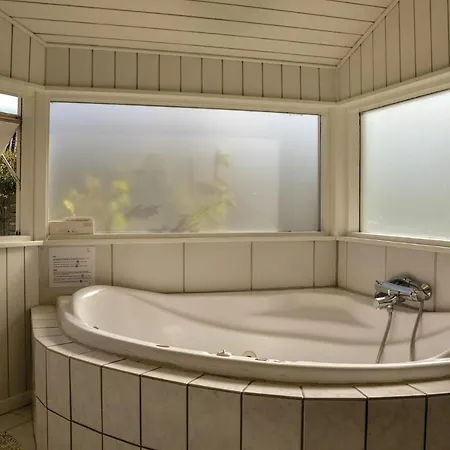 3 Bedroom Gorgeous In Holiday home