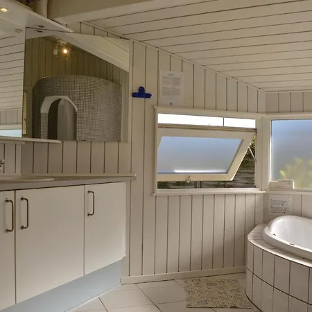3 Bedroom Gorgeous In Holiday home