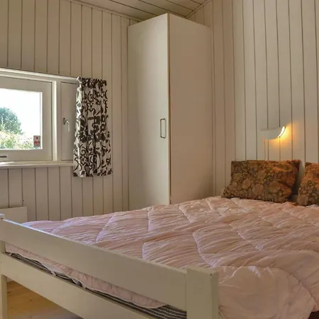 3 Bedroom Gorgeous In Holiday home Dronningmolle